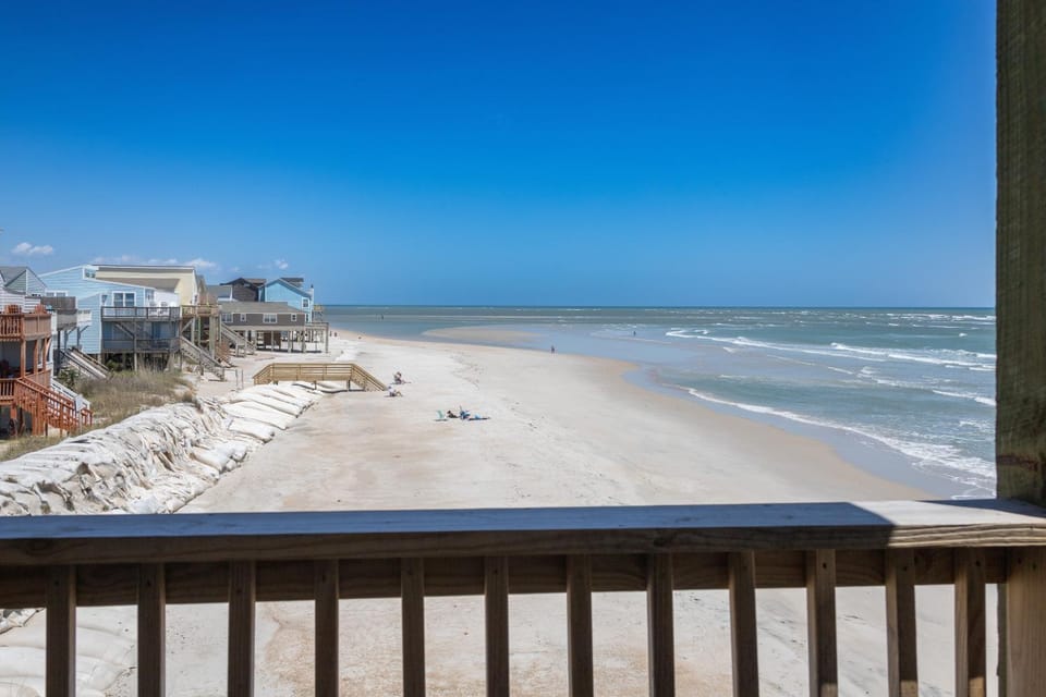 Embrace Oceanfront Elegance: Book Your Stay at Sunrise Oasis Apartment in North Topsail Beach