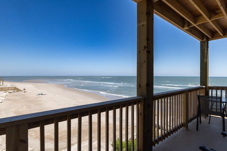 Embrace Oceanfront Elegance: Book Your Stay at Sunrise Oasis Apartment in North Topsail Beach