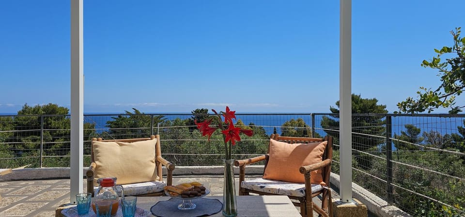 Garden, View (from property/room), Balcony/Terrace, Living room, Sea view