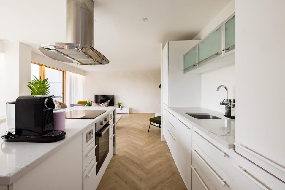 Coffee/tea facilities, kitchen