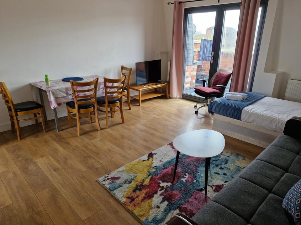 Bed, Living room, Bedroom