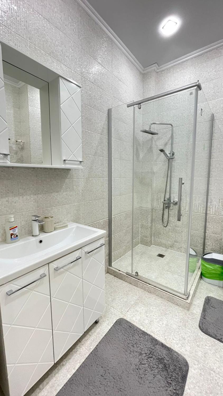Shower, towels