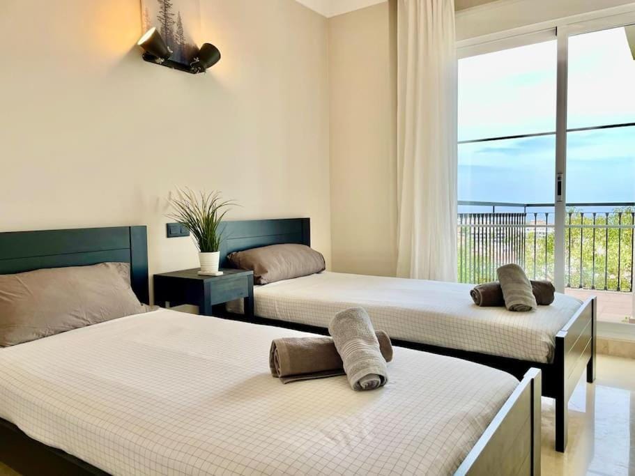 Modern Holiday Home & Panoramic Views House in Sitio de Calahonda