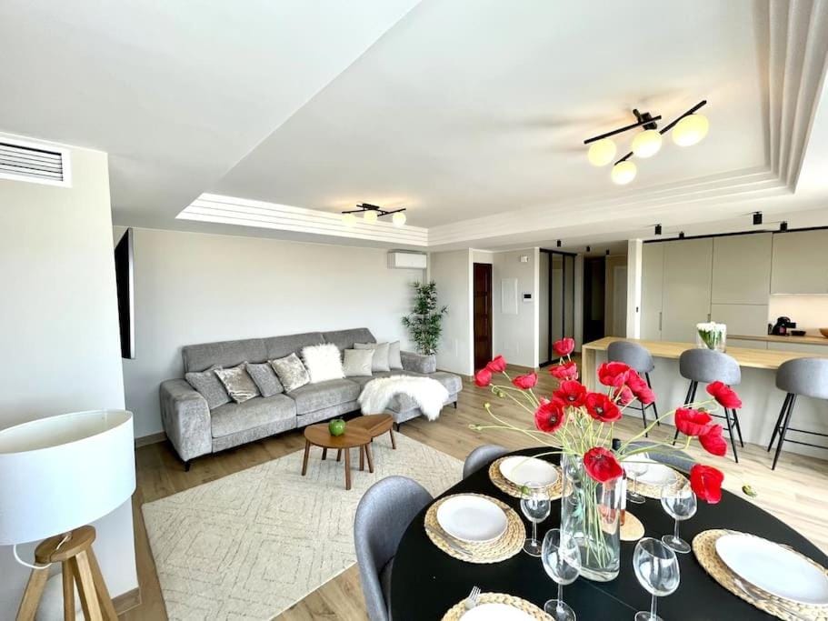 Modern Holiday Home & Panoramic Views House in Sitio de Calahonda