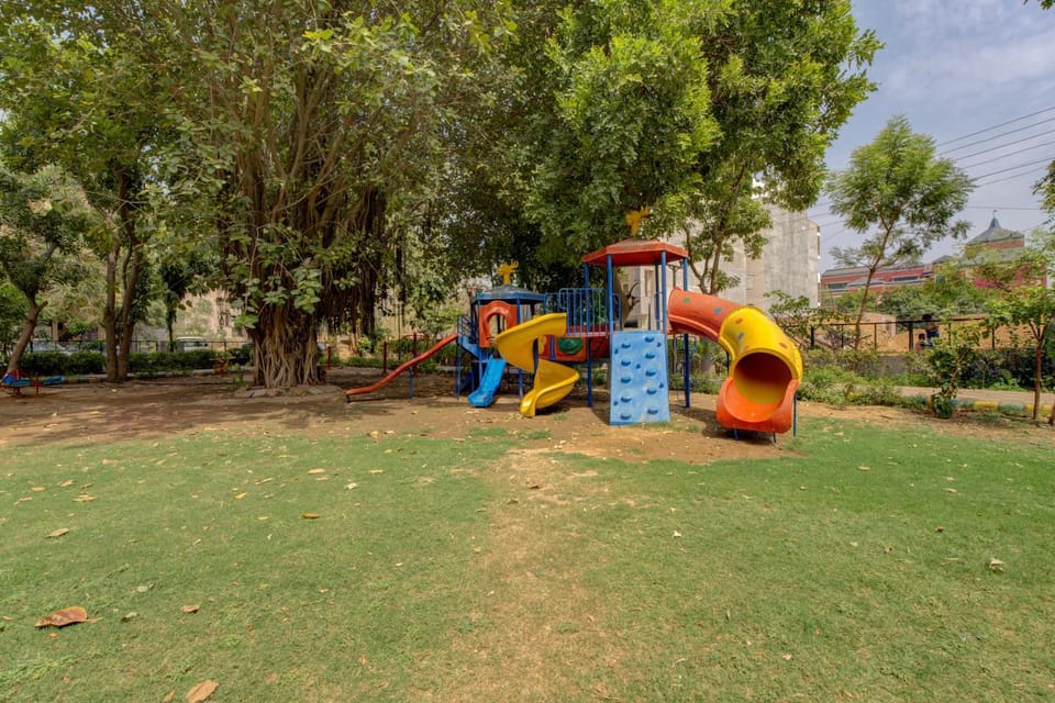 Day, Natural landscape, Children play ground, Garden, Evening entertainment, Garden view