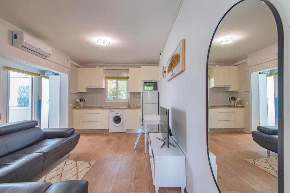 Kitchen or kitchenette, Living room