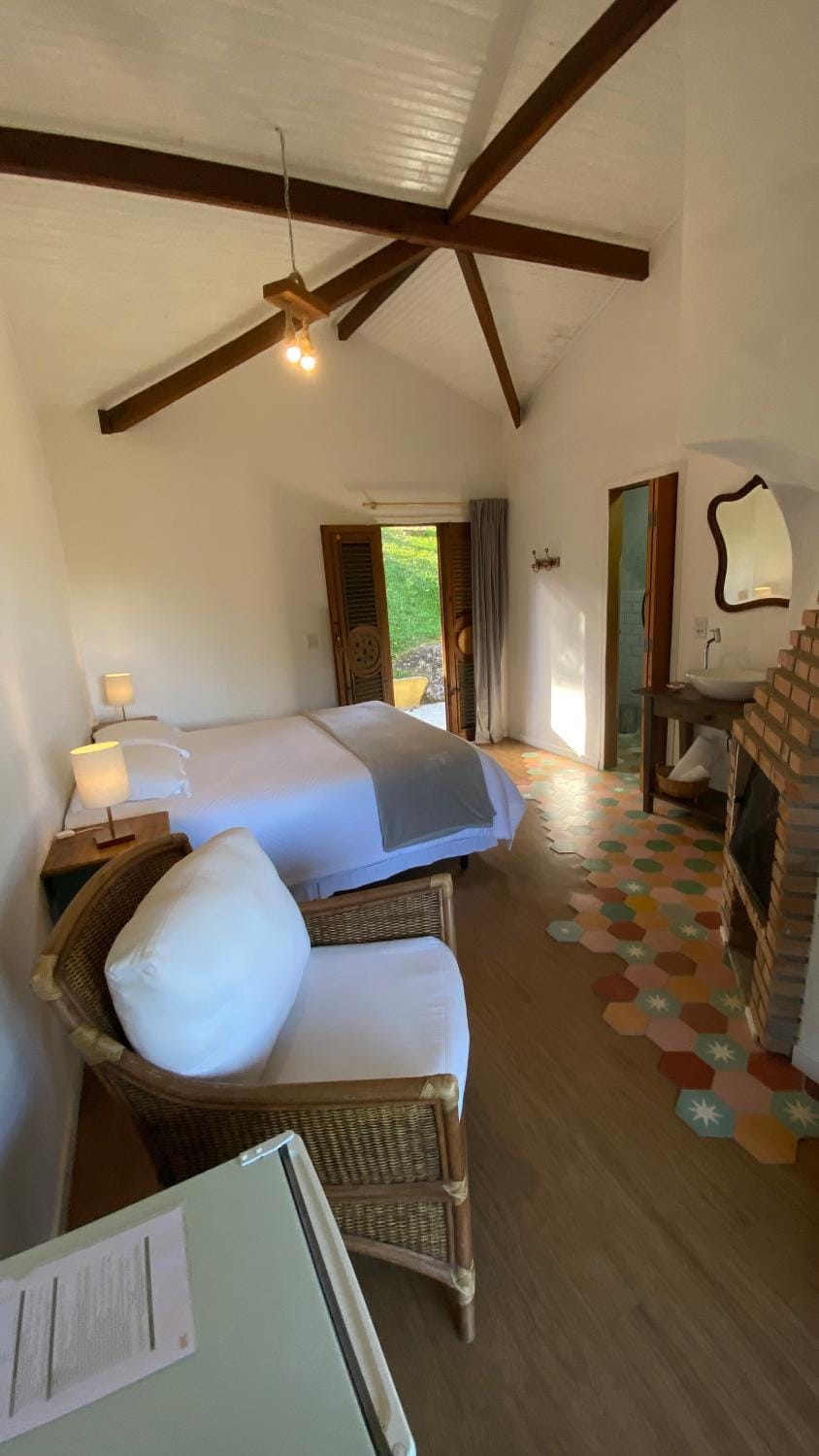 Bed, Photo of the whole room, Bedroom, fireplace