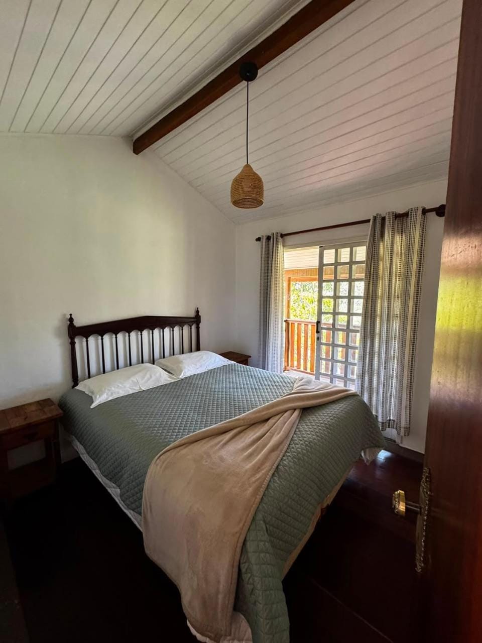 Bed, Photo of the whole room