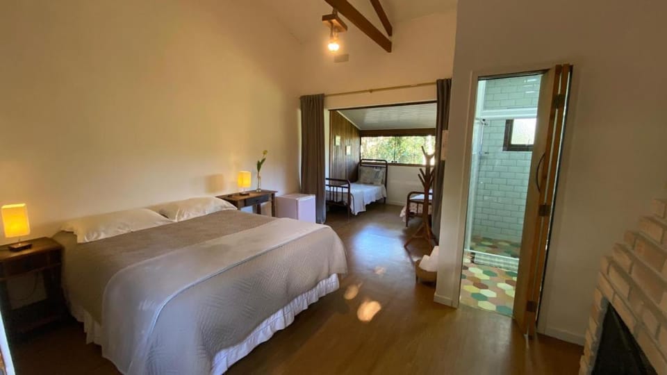 Bed, Photo of the whole room, Bedroom, fireplace