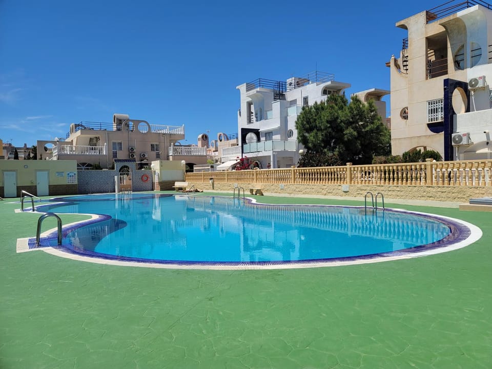 Swimming pool, Swimming pool