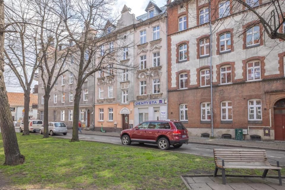 Neighbourhood, Parking