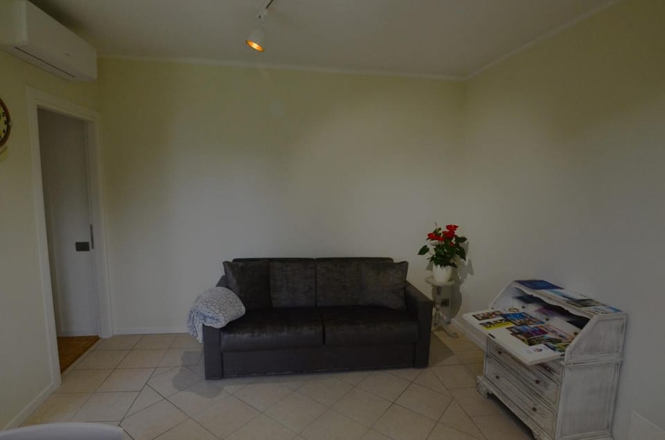 Casa Gabry Bouganville Apartment in Lake Garda