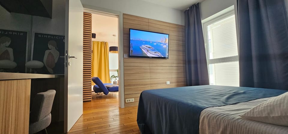 Communal lounge/ TV room, Bed, TV and multimedia, Photo of the whole room