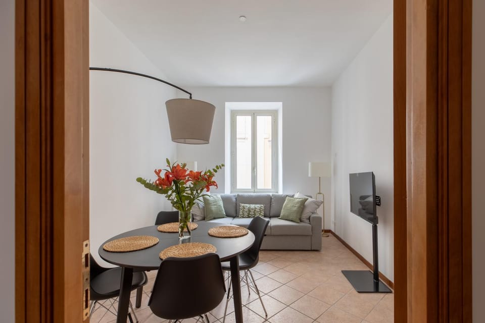 TV and multimedia, Living room, Dining area