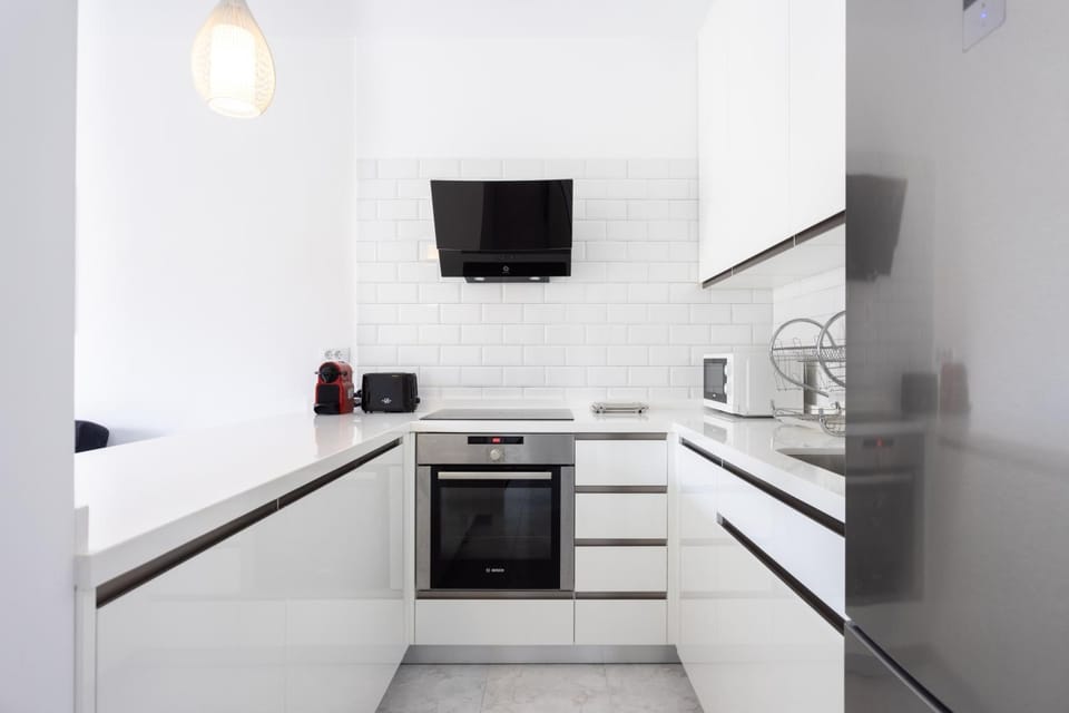 Kitchen or kitchenette, oven, pet friendly, stove, toaster