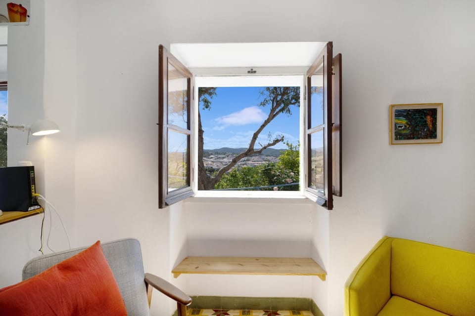 Casa Limao old city Aljezur charming house with private patio and marvelous view House in Faro District