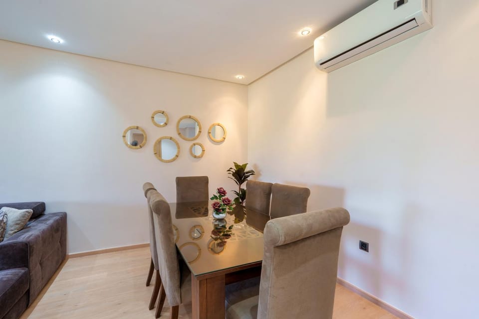 TV and multimedia, Living room, Dining area, air conditioner