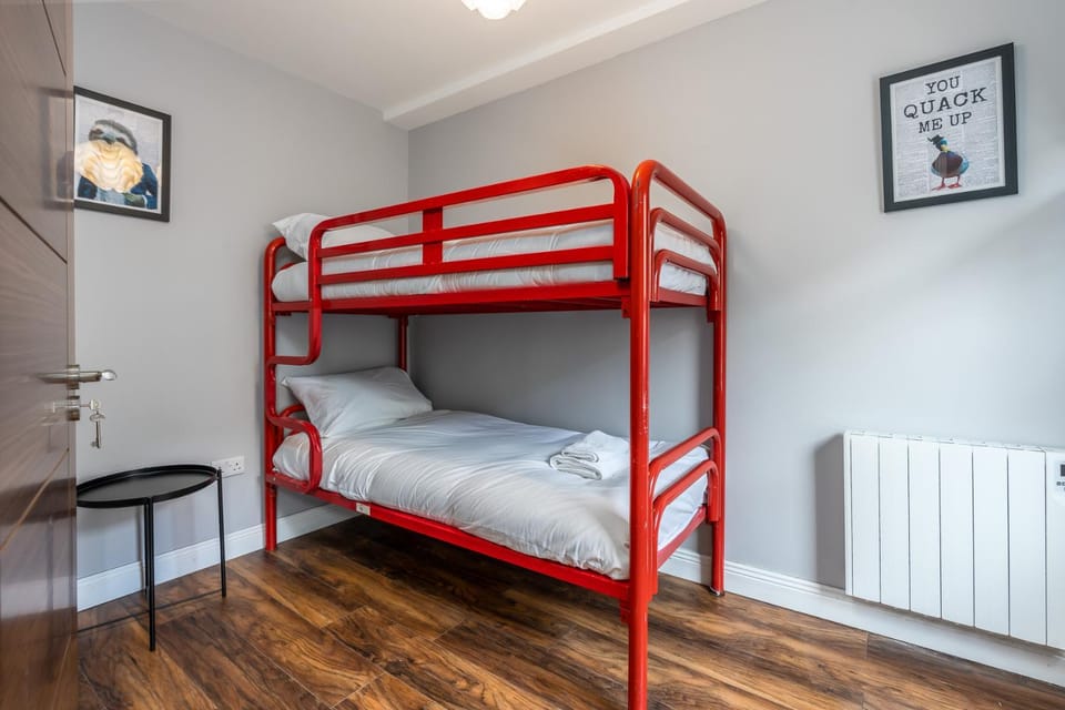 Bed, Photo of the whole room, Bedroom, bunk bed