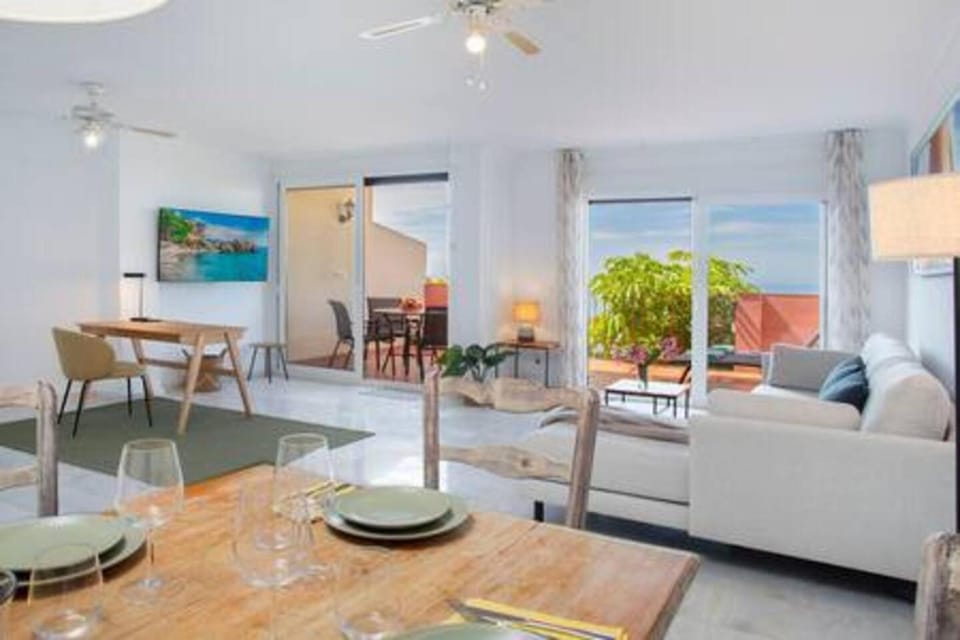 Panoramic Sea Views & Carvajal Beach & Restaurant Apartment in Costa del Sol
