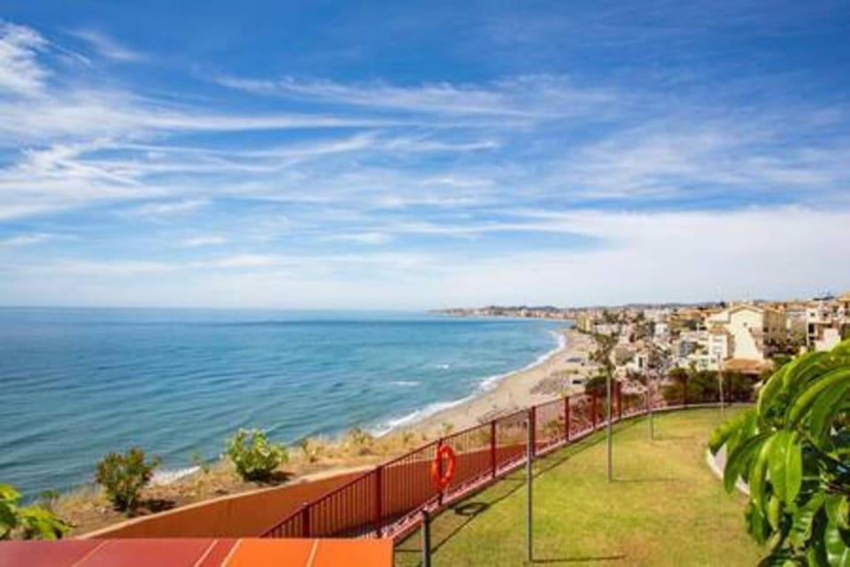 Panoramic Sea Views & Carvajal Beach & Restaurant Apartment in Costa del Sol