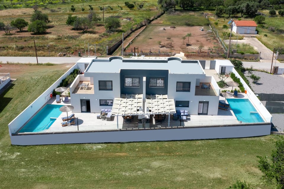 Property building, Patio, Spring, Bird's eye view, Garden view, Swimming pool