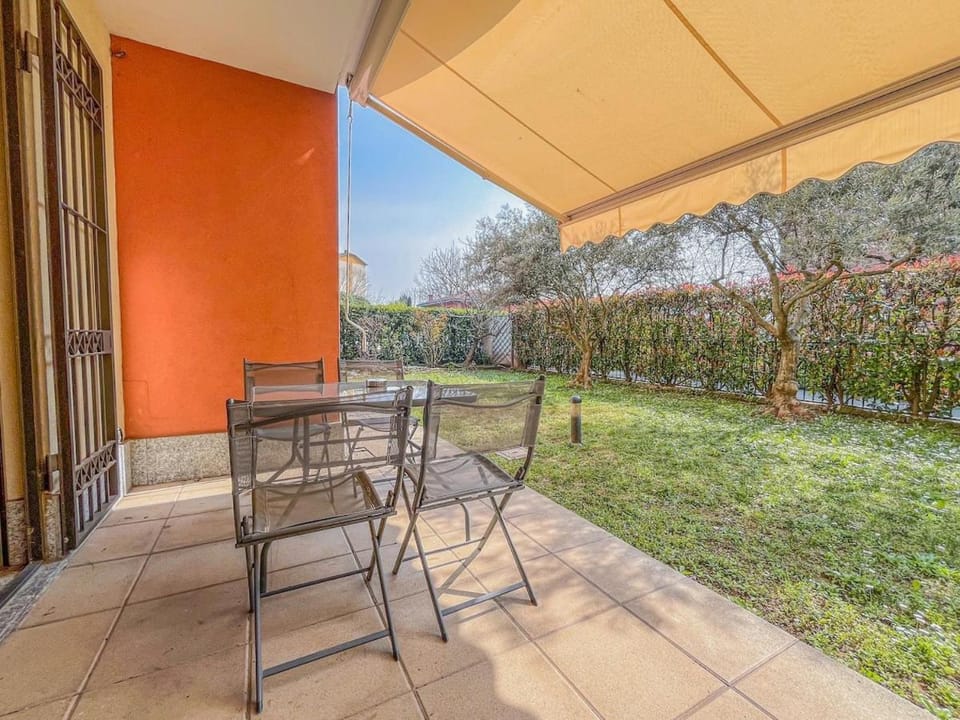 Day, Garden, Dining area