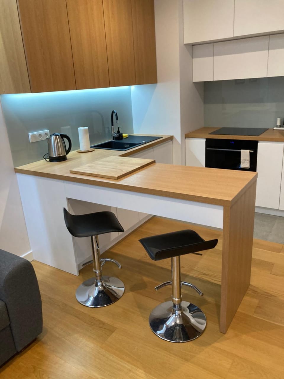 Coffee/tea facilities, Kitchen or kitchenette, Dining area, minibar, stove