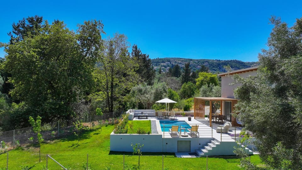 Natural landscape, Garden view, Mountain view, Swimming pool, sunbed