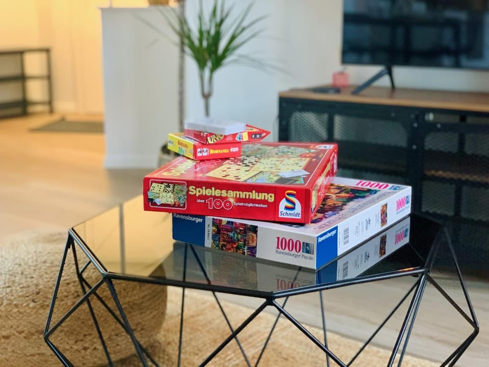 Game Room, Living room, Evening entertainment