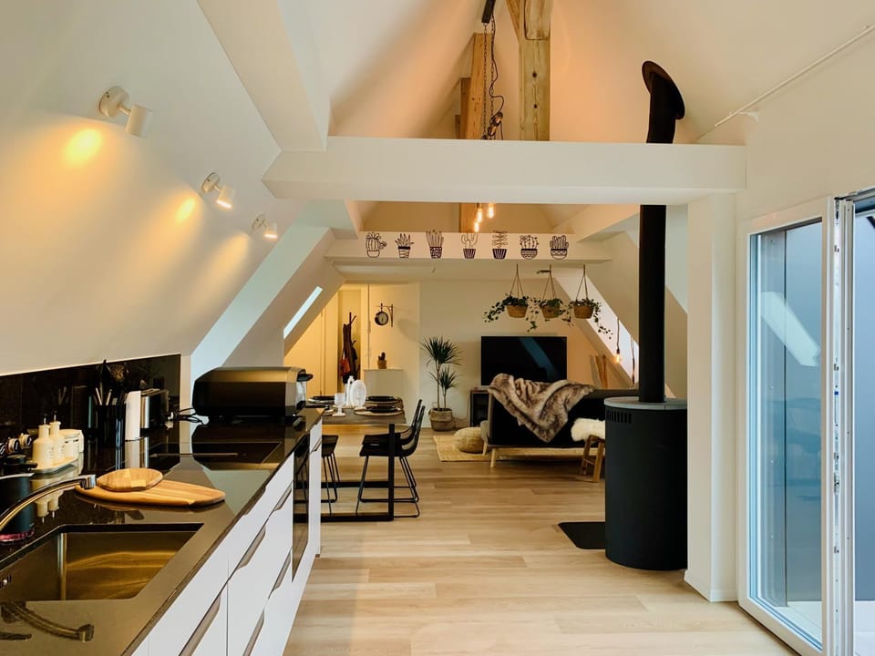 Living room, Dining area, kitchen