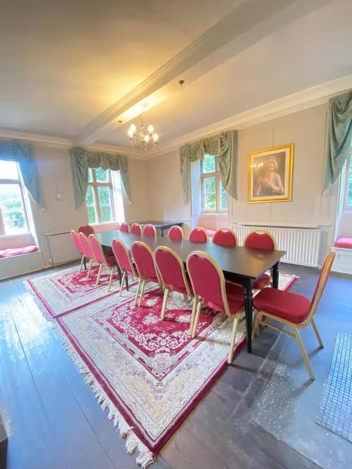 Russell Hill Manor Villa in England