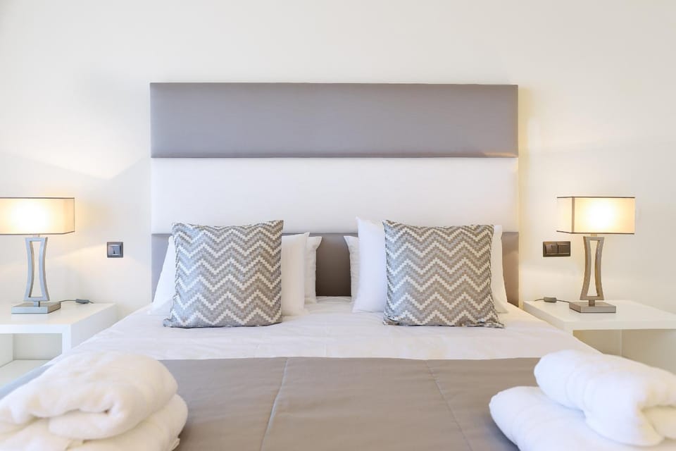Doncella Beach luxury with ocean view Apartment in Costa del Sol
