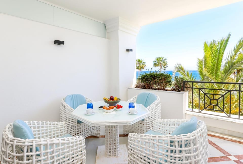 Doncella Beach luxury with ocean view Apartment in Costa del Sol