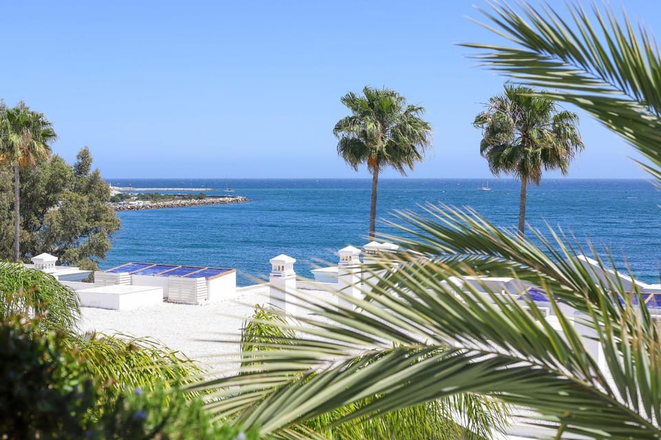 Doncella Beach luxury with ocean view Apartment in Costa del Sol