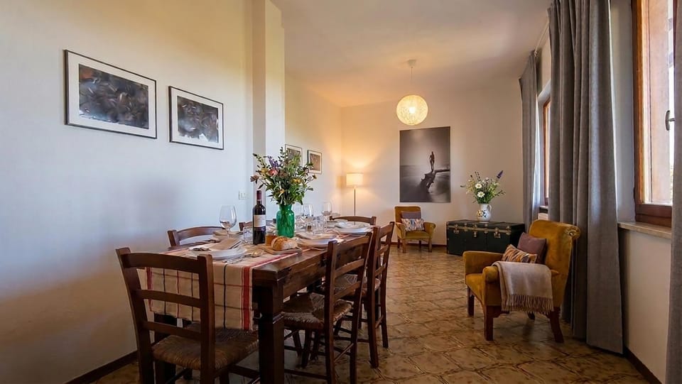 Lounge or bar, Dining area