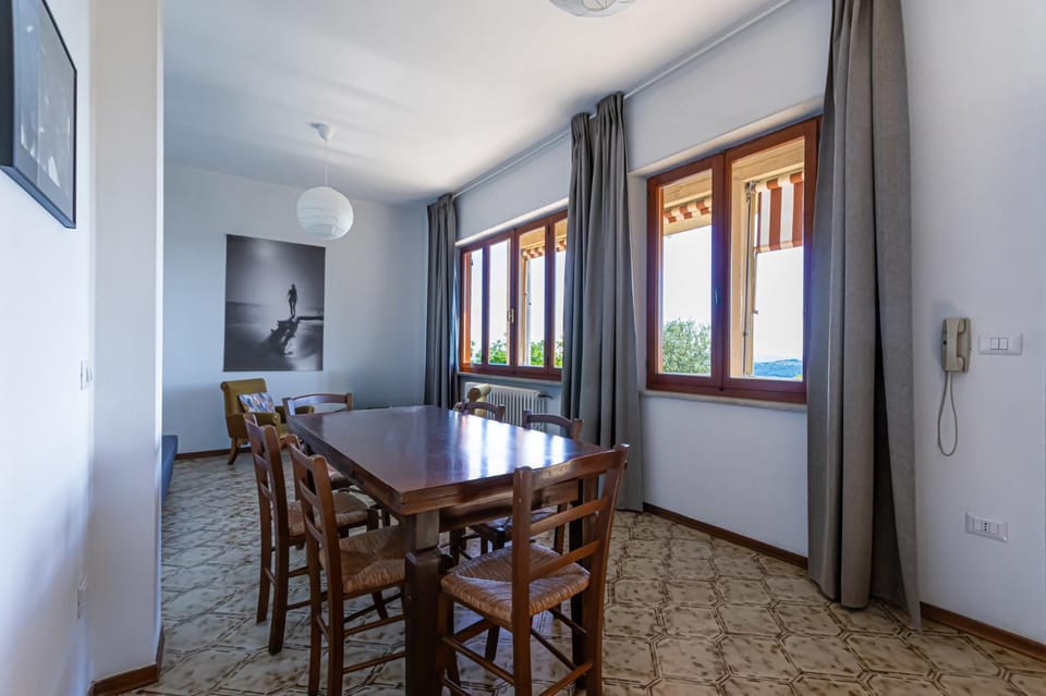 Lounge or bar, Dining area