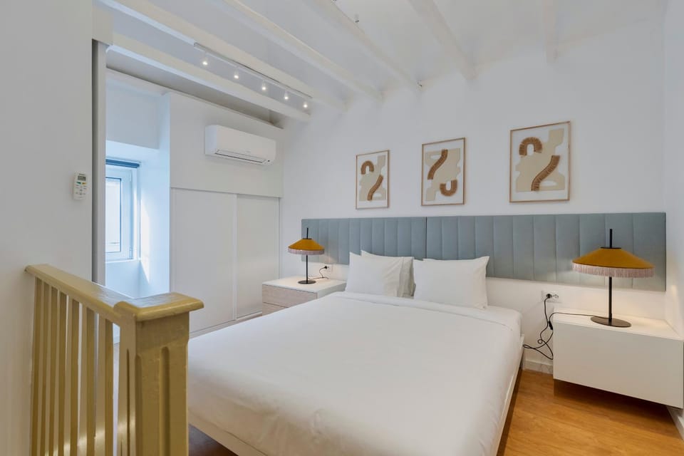 Bed, Photo of the whole room, Bedroom, air conditioner