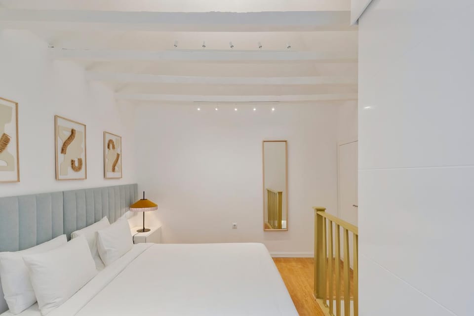 Bed, Photo of the whole room, Bedroom