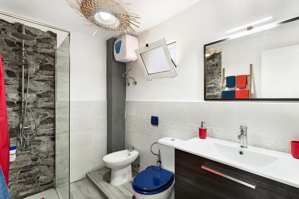 Bathroom, Living room