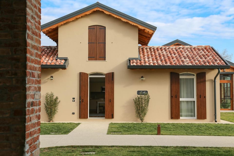Property building, Day, Garden, Garden view