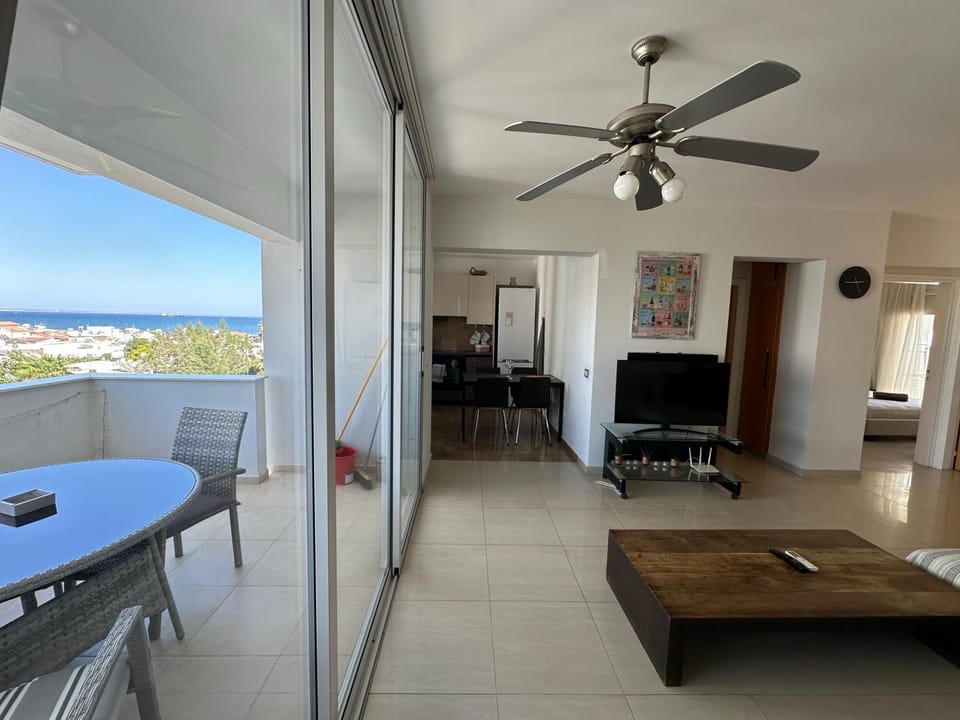 TV and multimedia, Living room, Seating area, Sea view