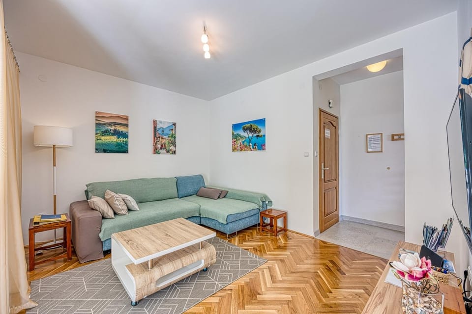 Apartment Pavluk with Balcony Apartment in Poreč