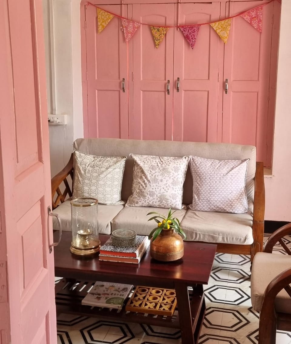 Communal lounge/ TV room