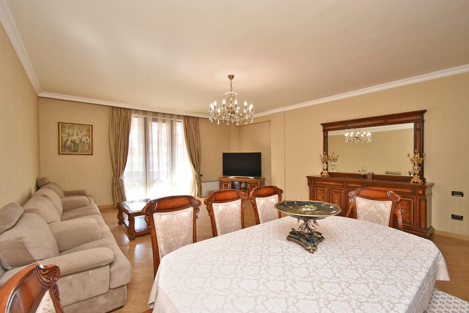 4 bedrooms GRAND & SUNNY apart HH106 Apartment in Yerevan
