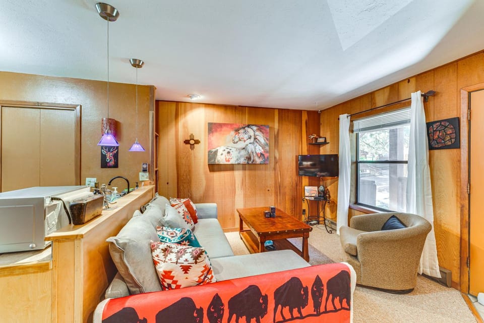 Easy Resort Access: Angel Fire Adventure Condo! House in Angel Fire