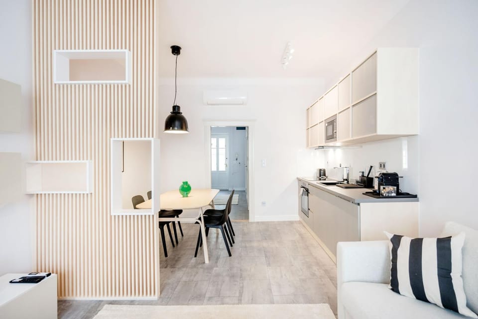 Dining area, kitchen