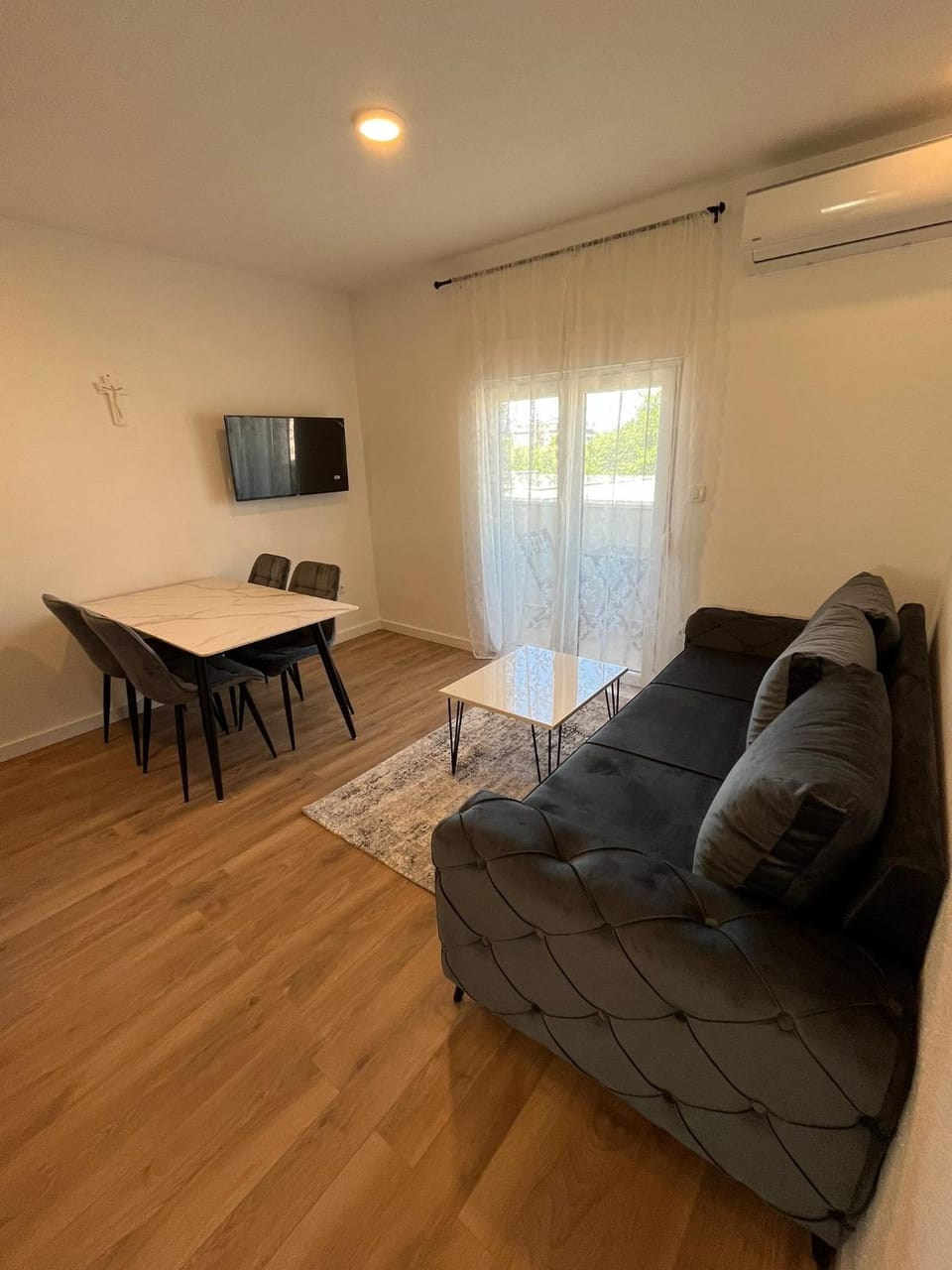 Communal lounge/ TV room, Living room, Seating area