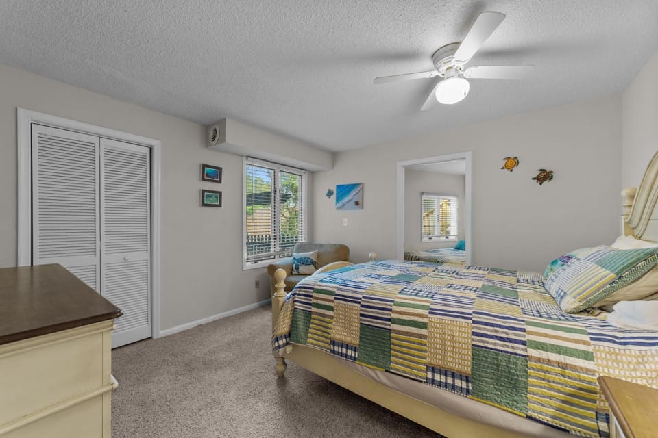 Triple Wave Rider - North End Virginia Beach - Close to beach access House in Virginia Beach