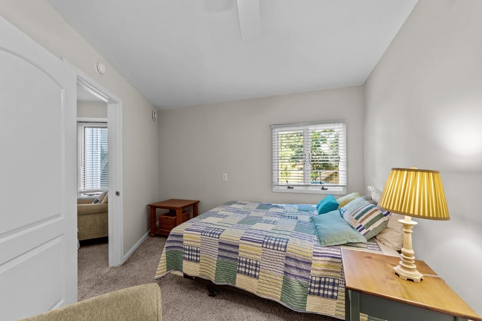 Triple Wave Rider - North End Virginia Beach - Close to beach access House in Virginia Beach