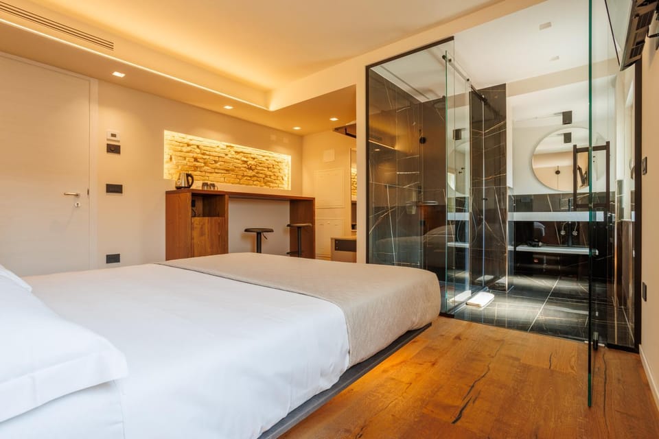 Shower, Bed, Bathroom, Photo of the whole room, Bedroom